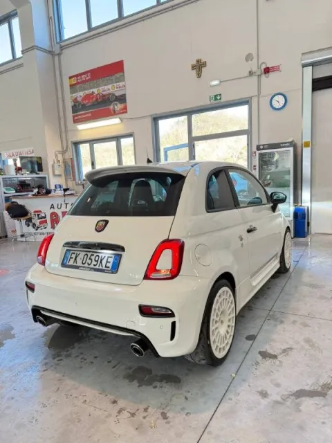 Abarth 595 1.4 t-jet 145cv - Immagine 4