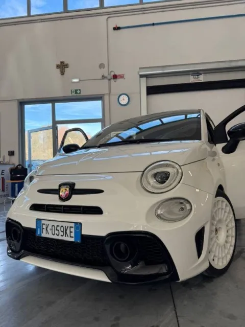 Abarth 595 1.4 t-jet 145cv - Immagine 8