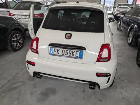 Abarth 595 1.4 t-jet 145cv - Immagine 12