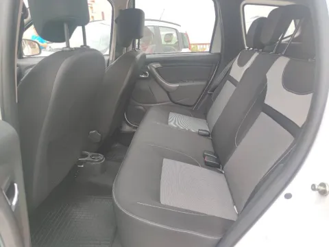 Dacia Duster 1.5 dci Prestige 4x2 s&s 110cv E6 - Immagine 9