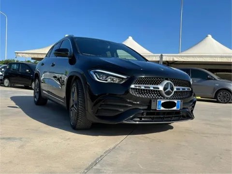 Mercedes GLA 200 d Premium 4matic auto - Immagine 2