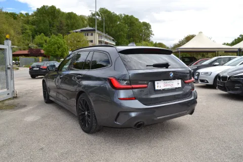 BMW 330d Touring mhev 48V xdrive Msport auto - Immagine 9