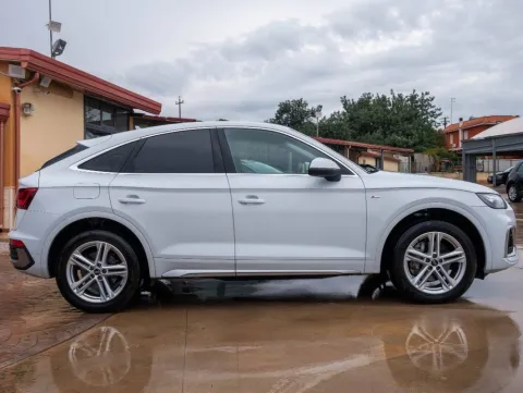 Audi Q5 Sportback 40 2.0 tdi mhev 12V S line quattro s-tronic - Immagine 8