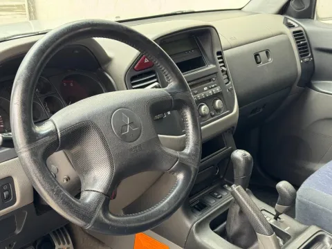 Mitsubishi Pajero 5p 3.2 tdi 16v di-d GLX - Immagine 22