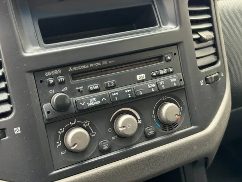 Mitsubishi Pajero 5p 3.2 tdi 16v di-d GLX - Immagine 27
