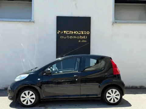 Peugeot 107 5p 1.0 12v Sweet Years c/navi - Immagine 2