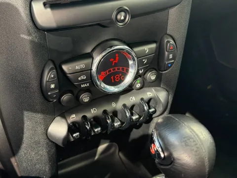 Mini Mini Clubman 2.0 Cooper SD - Immagine 20