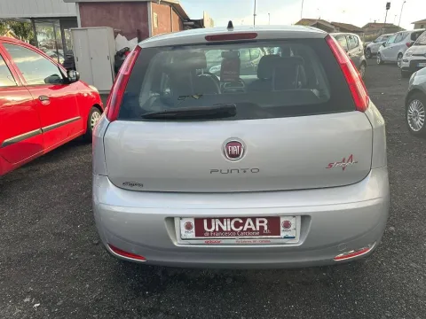 Fiat Punto 5p 1.3 mjt 16v Street 75cv E5+ - Immagine 4