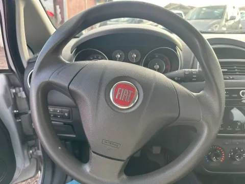 Fiat Punto 5p 1.3 mjt 16v Street 75cv E5+ - Immagine 9