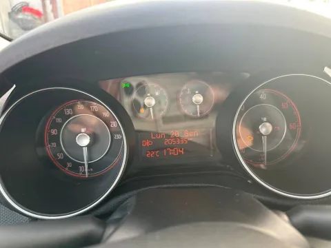Fiat Punto 5p 1.3 mjt 16v Street 75cv E5+ - Immagine 10
