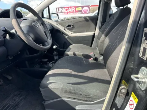 Toyota Yaris 5p 1.0 - Immagine 13