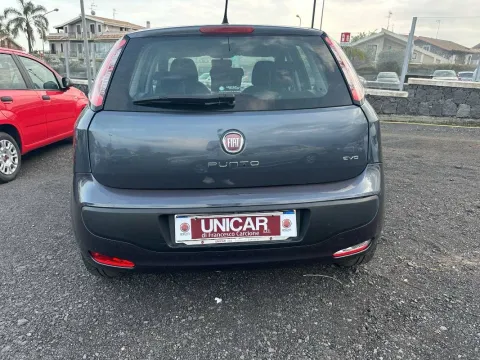 Fiat Punto Evo 5p 1.3 mjt Emotion s&s 95cv - Immagine 4