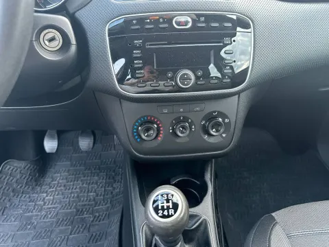 Fiat Punto Evo 5p 1.3 mjt Emotion s&s 95cv - Immagine 11