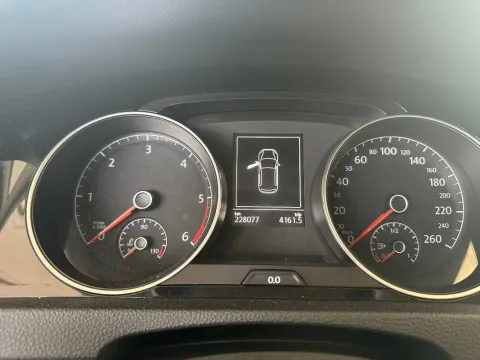 Volkswagen Golf 5p 2.0 tdi Highline 150cv - Immagine 8