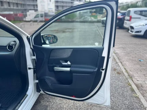 Mercedes B 180 d Premium auto - Immagine 18