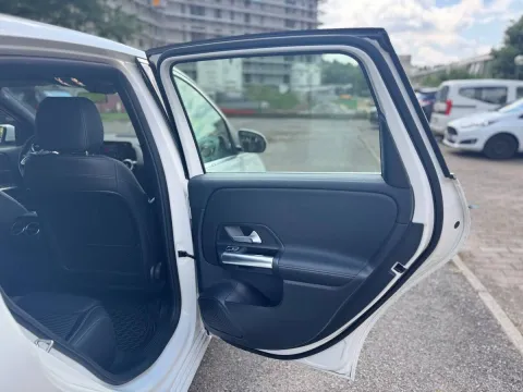 Mercedes B 180 d Premium auto - Immagine 19