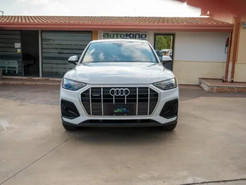 Audi Q5 Sportback 40 2.0 tdi mhev 12V Business Advanced quattro s-tronic - Immagine 2