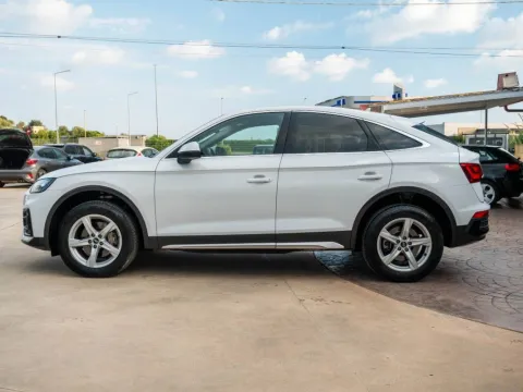 Audi Q5 Sportback 40 2.0 tdi mhev 12V Business Advanced quattro s-tronic - Immagine 4
