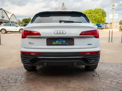 Audi Q5 Sportback 40 2.0 tdi mhev 12V Business Advanced quattro s-tronic - Immagine 6