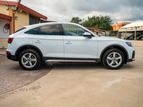 Audi Q5 Sportback 40 2.0 tdi mhev 12V Business Advanced quattro s-tronic - Immagine 8