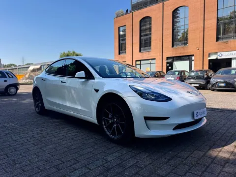 Tesla Model 3 Standard rwd Plus - Immagine 3