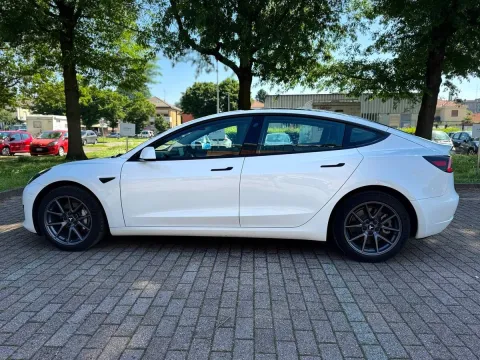 Tesla Model 3 Standard rwd Plus - Immagine 8