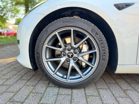 Tesla Model 3 Standard rwd Plus - Immagine 14