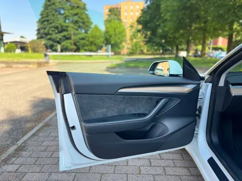 Tesla Model 3 Standard rwd Plus - Immagine 17