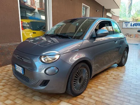 Fiat 500e 42 kWh Passion - Immagine 2