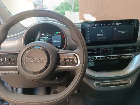 Fiat 500e 42 kWh Passion - Immagine 13