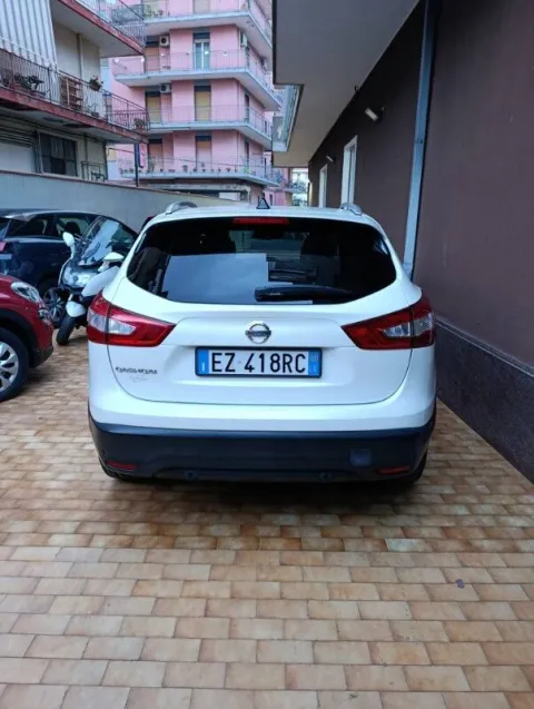 Nissan Qashqai 1.6 dci N-Connecta 2wd 130cv xtronic - Immagine 2