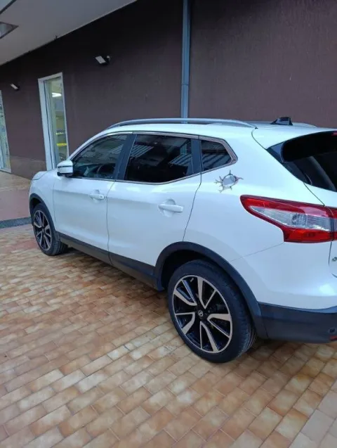 Nissan Qashqai 1.6 dci N-Connecta 2wd 130cv xtronic - Immagine 3