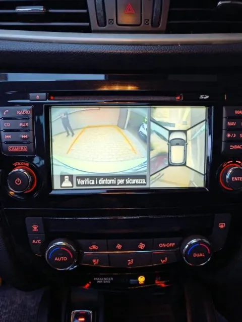 Nissan Qashqai 1.6 dci N-Connecta 2wd 130cv xtronic - Immagine 14