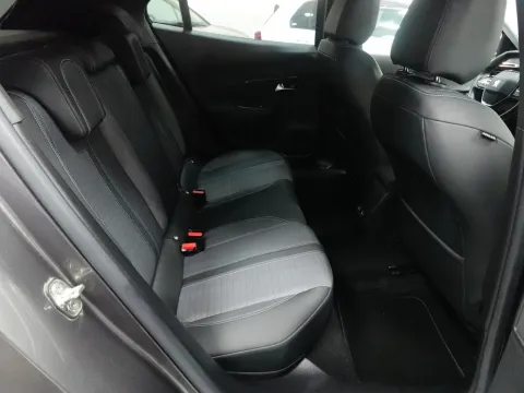 Peugeot 2008 1.2 puretech Allure s&s 100cv - Immagine 29