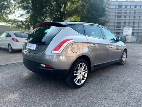 Lancia Delta 2.0 mjt Platino 165cv dpf - Immagine 4