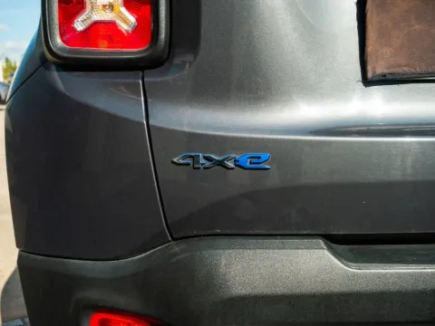 Jeep Renegade 1.3 t4 phev Limited 4xe at6 - Immagine 9
