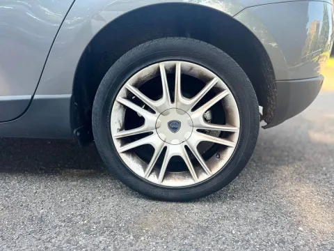 Lancia Delta 2.0 mjt Platino 165cv dpf - Immagine 9