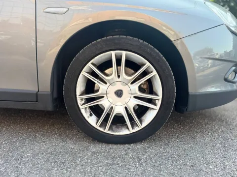 Lancia Delta 2.0 mjt Platino 165cv dpf - Immagine 11