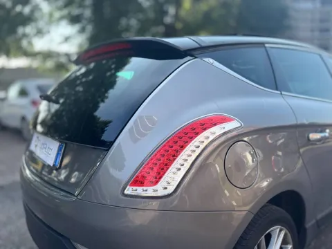 Lancia Delta 2.0 mjt Platino 165cv dpf - Immagine 13
