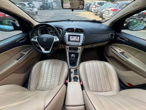 Lancia Delta 2.0 mjt Platino 165cv dpf - Immagine 22