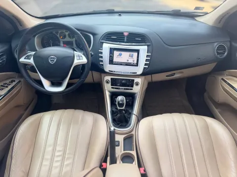 Lancia Delta 2.0 mjt Platino 165cv dpf - Immagine 23
