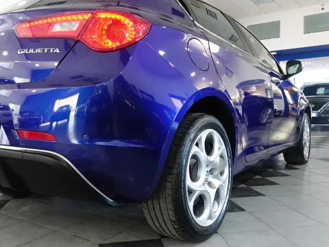 Alfa Romeo Giulietta 1.6 jtdm Sport 120cv my19 - Immagine 8