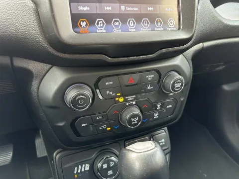 Jeep Renegade 1.3 t4 phev Limited 4xe at6 - Immagine 14