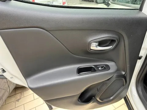 Jeep Renegade 1.3 t4 phev Limited 4xe at6 - Immagine 16