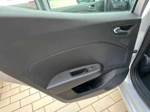 Renault Clio 1.0 tce Business 90cv my21 - Immagine 17