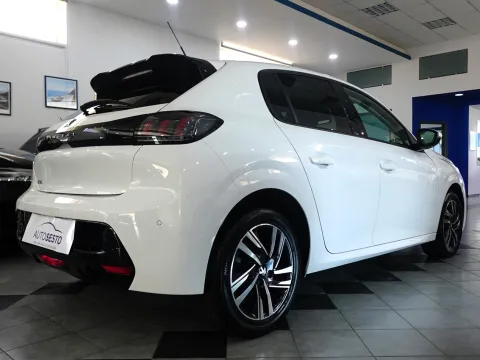 Peugeot 208 1.2 puretech Allure Pack s&s 100cv eat8 - Immagine 4