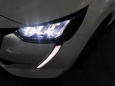 Peugeot 208 1.2 puretech Allure Pack s&s 100cv eat8 - Immagine 12