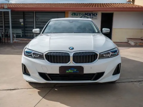 BMW 320d mhev 48V xdrive auto - Immagine 2