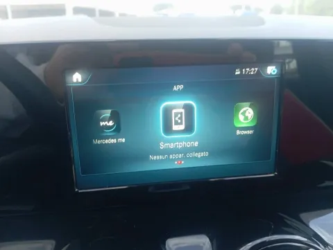 Mercedes GLA 180 d Business auto - Immagine 12