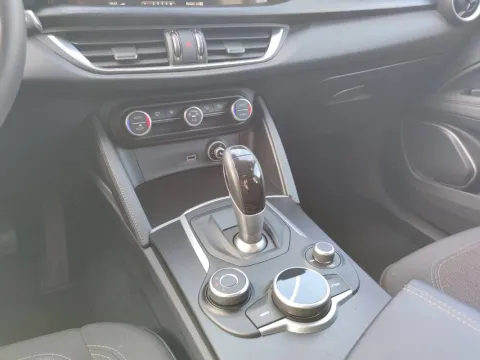 Alfa Romeo Stelvio 2.2 t Business rwd 190cv auto my19 - Immagine 12